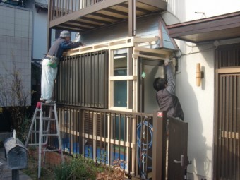 岸和田市土生町の物干し場に波板設置