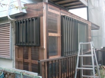 岸和田市土生町の物干し場の壁に波板を張りました!