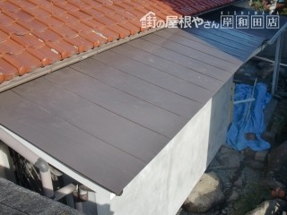 岸和田市西之内町のガルバリウム鋼板の屋根に葺き替え