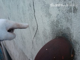 岸和田市の外壁の構造クラック