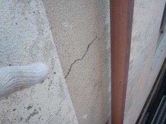 岸和田市の外壁の構造クラック