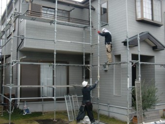 岸和田市尾生町の足場設置