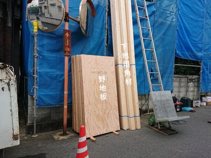 泉佐野市で使用する野地板と角材