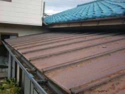 岸和田市 板金屋根現況