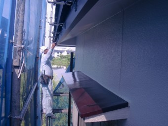 岸和田市土生町の軒樋の受け金具取り付け