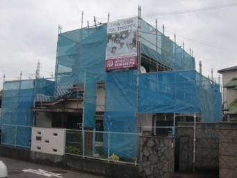泉北郡忠岡町で工事の仮設足場設置完了!