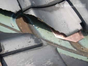 岸和田市西之内町で谷樋修理工事