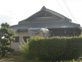 岸和田市包近町の雨漏り現調