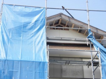 岸和田市土生町の既存の破風板に下地設置