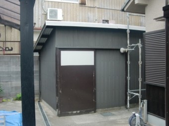 忠岡町の破損した納屋の波型スレートの張り替え完了