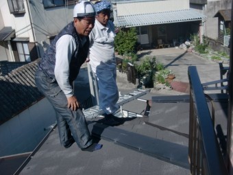 泉佐野市の雨漏り状況確認