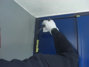 貝塚市半田の玄関塗装