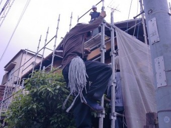岸和田市春木本町の外壁塗装の足場着工