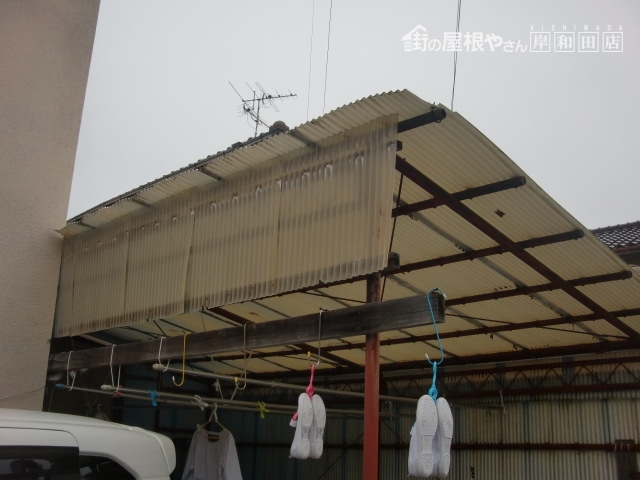 岸和田市のカーポートの傷んだ波板