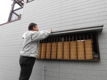 岸和田市のキッチンの庇の上確認!