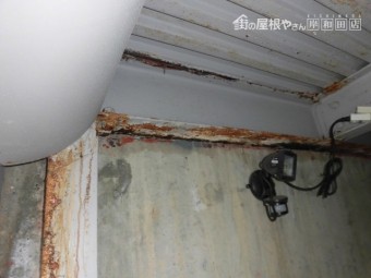 岸和田市のガレージを塗装します