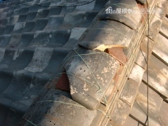 岸和田市の棟の瓦割れ