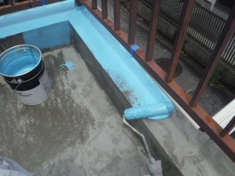 岸和田市下野町のバルコニーにウレタン樹脂塗布