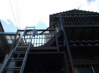 高石市千代田の二階のベランダの波板張替え