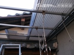 高石市千代田の二階ベランダの飛んでしまった波板現況