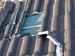 和泉市の台風被害に遭った屋根