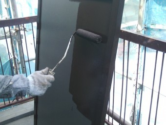 岸和田市吉井町の雨戸塗装