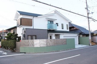 岸和田市上松町のアーバントーンが映える外壁塗装