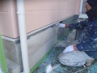 岸和田市下松町の基礎巾木塗装
