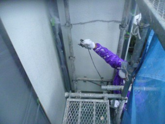 泉南郡岬町の外壁下塗り中