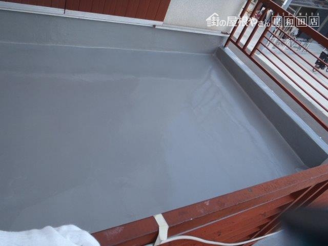 岸和田市のベランダにウレタン樹脂塗膜防水完了