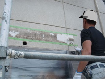 岸和田市大沢町の復旧した庇の塗装工事 3日目