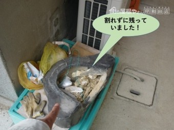 岸和田市の屋根の鬼瓦は割れずに残っていました
