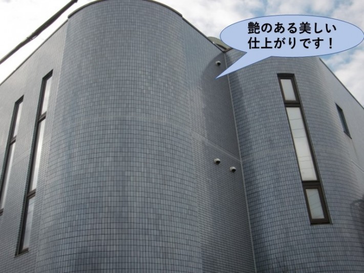 貝塚市の外壁を塗装し艶のある美しい仕上がりです