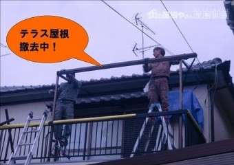 岸和田市箕土路町のベランダテラス屋根入替工事で雨漏り解消