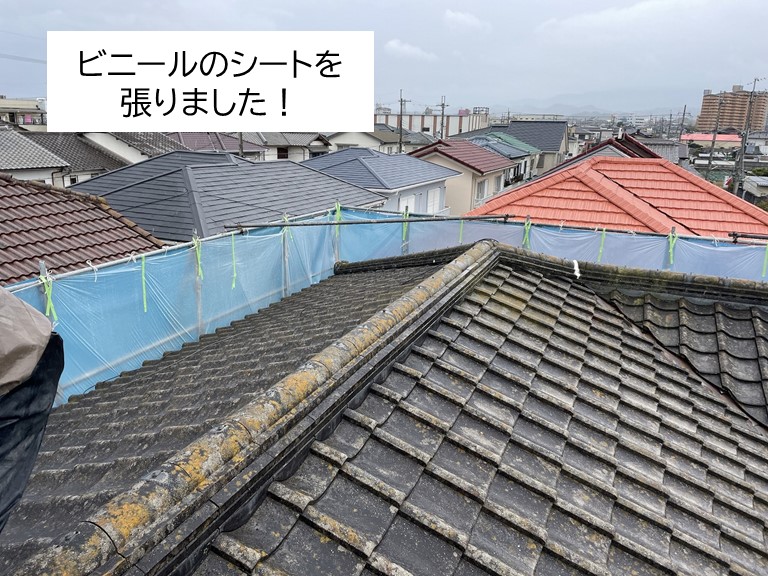 岸和田市のセメント瓦の屋根を高圧洗浄 苔もきれいに除去 岸和田 和泉市で屋根の補修 リフォームなら街の屋根やさん