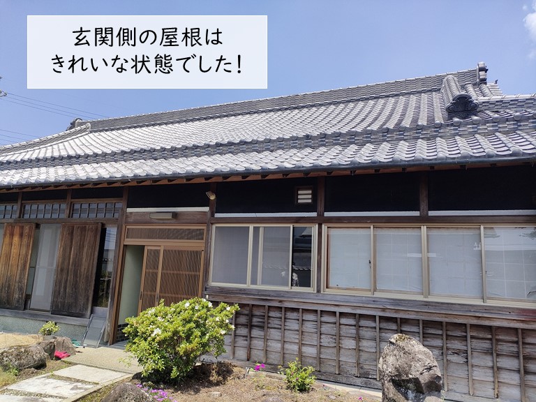 高石市の屋根に雑草が生えたというご相談です 岸和田 和泉市で屋根の補修 リフォームなら街の屋根やさん