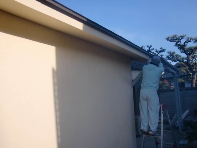 岸和田市西之内町の屋根を葺き替えたウォークインクローゼット外観