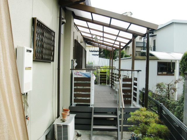 岸和田市西之内町のテラス屋根延長とウッドデッキ設置工事完了
