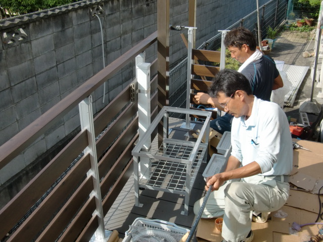 岸和田市西之内町でガーデン流しの架台設置