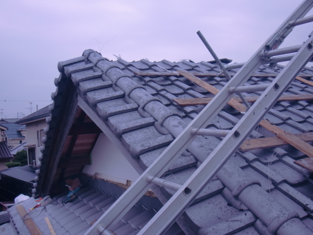 岸和田市土生町の上屋根のケラバ瓦
