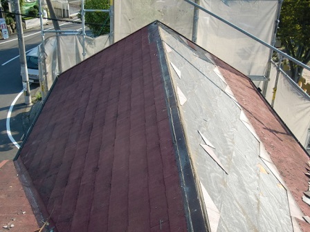 岸和田市上松町でスレート屋根の葺き替え工事着工　既存瓦撤去