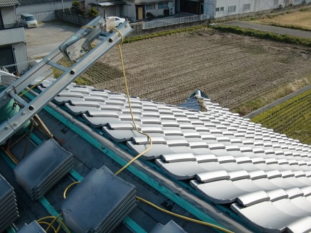 岸和田市東大路町の淡路産特上瓦の屋根の葺き替え