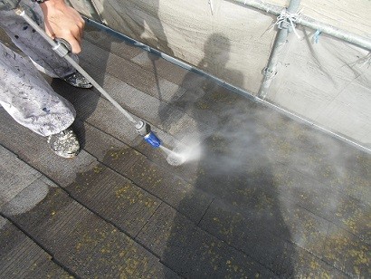 岸和田市真上町の屋根塗装と外壁塗装で高圧洗浄