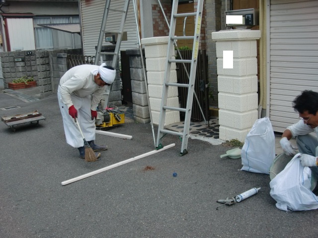 岸和田市のソーラー給湯設備撤去後の清掃