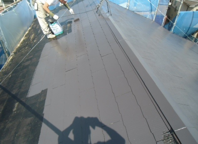 岸和田市摩湯町で屋根の中塗りです！！