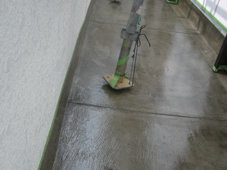 岸和田市上松町の雨漏りも防ぐ安心のベランダ防水