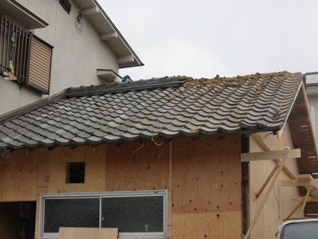 岸和田市大町でスレート瓦への屋根葺き替え工事