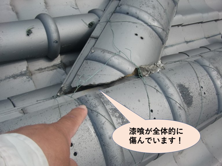 岸和田市の漆喰が全体的に傷んでいます！