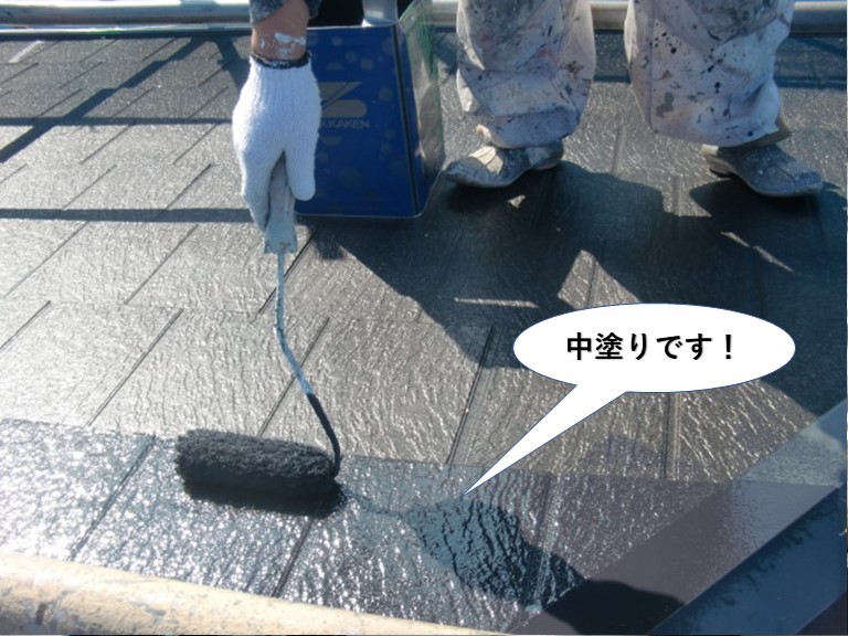 泉佐野市の屋根の中塗りです