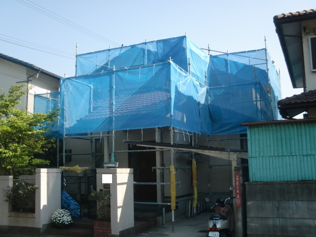 岸和田市天神山町の外壁・屋根塗装着工